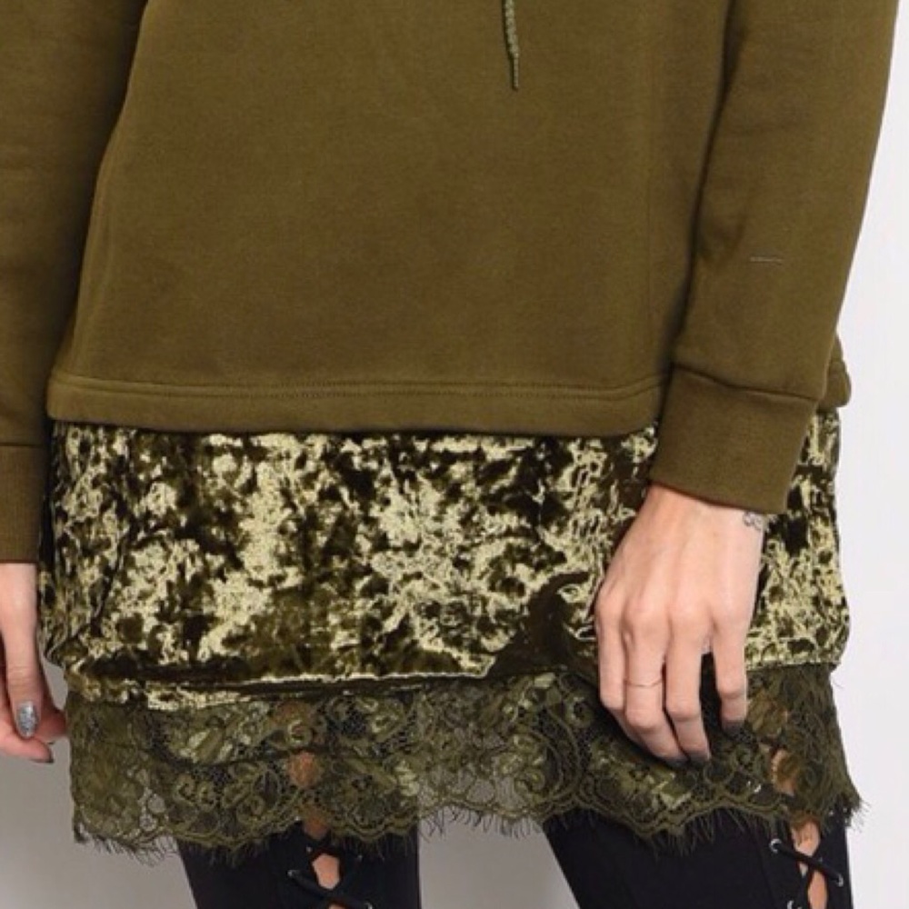 ❄️LAST1️⃣//OLIVE VELVET LACE SWEATSHIRT - Picture 4 of 5